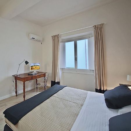 Apartments Florence Borgo Dei Greci Bagian luar foto